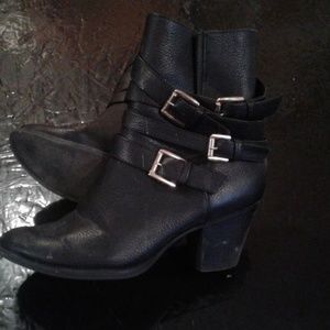 Black heeled boots